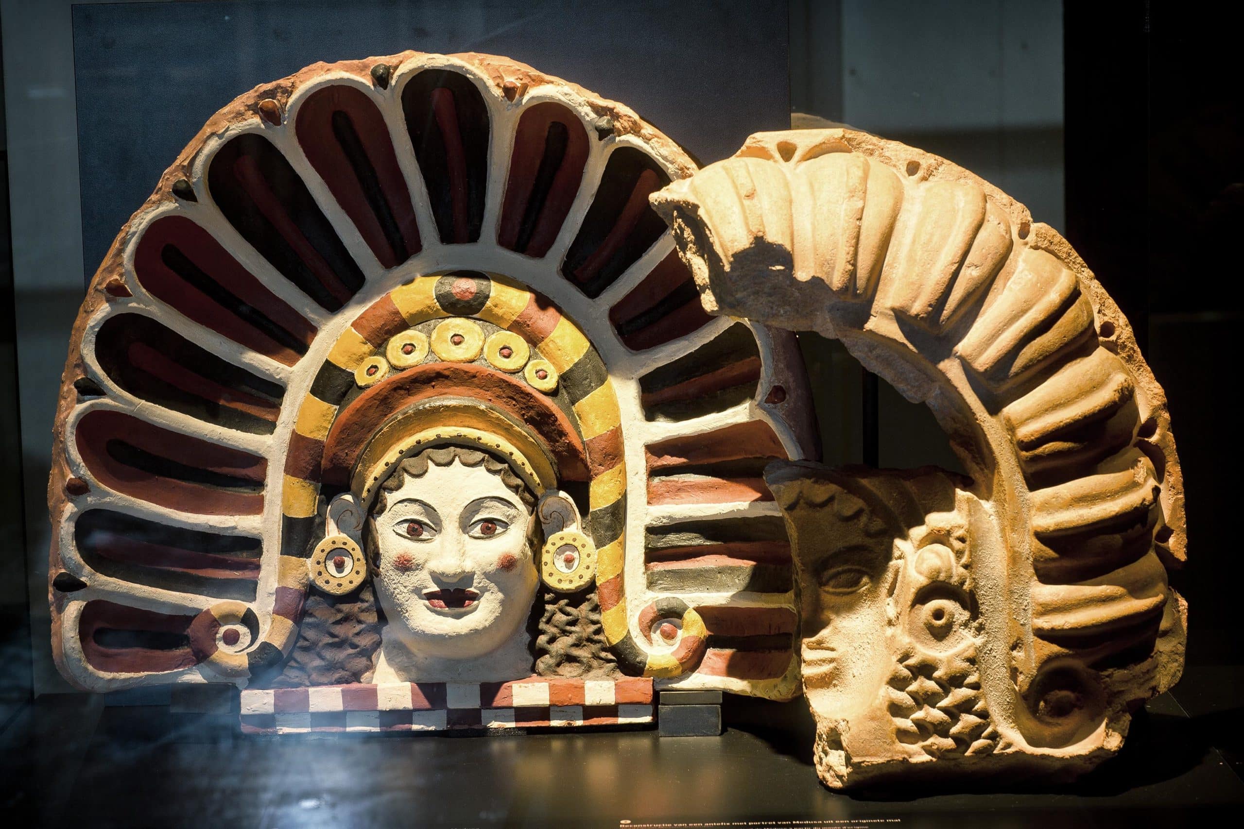 Sfeerbeeld van de tentoonstelling ‘De Etrusken – Una storia particolare’ © Gallo-Romeins Museum